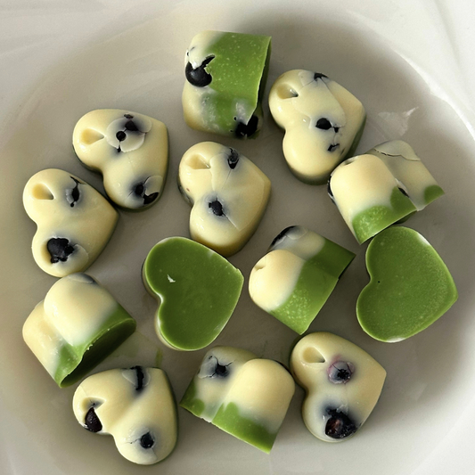 Blueberry Matcha Little Heart Pralines